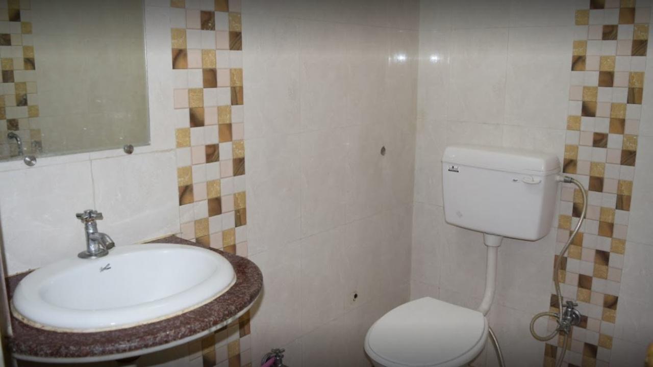 Hotel Aman Palace Prayagraj Exterior foto